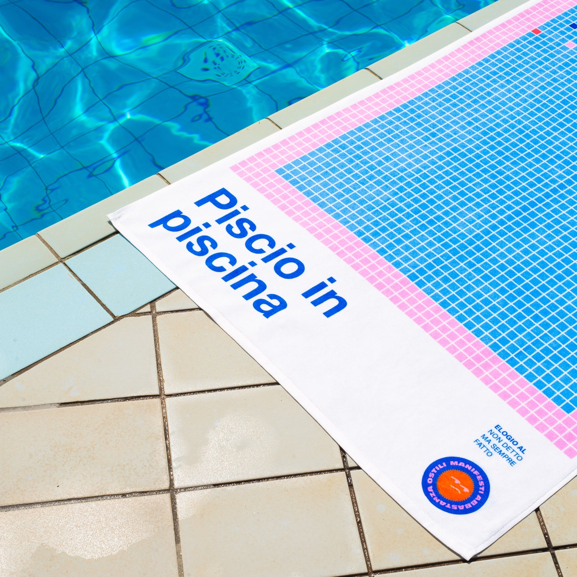 Telo mare - Piscio in piscina