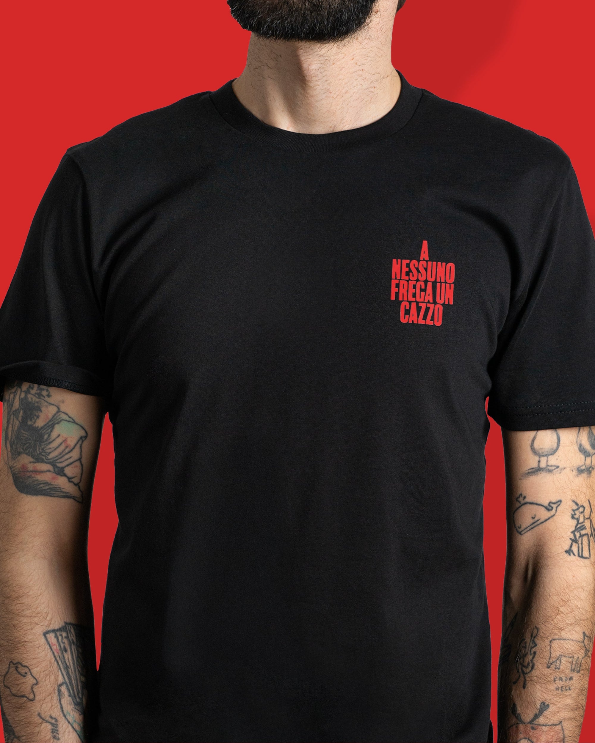 Maglietta A nessuno frega un cazzo ⚫️