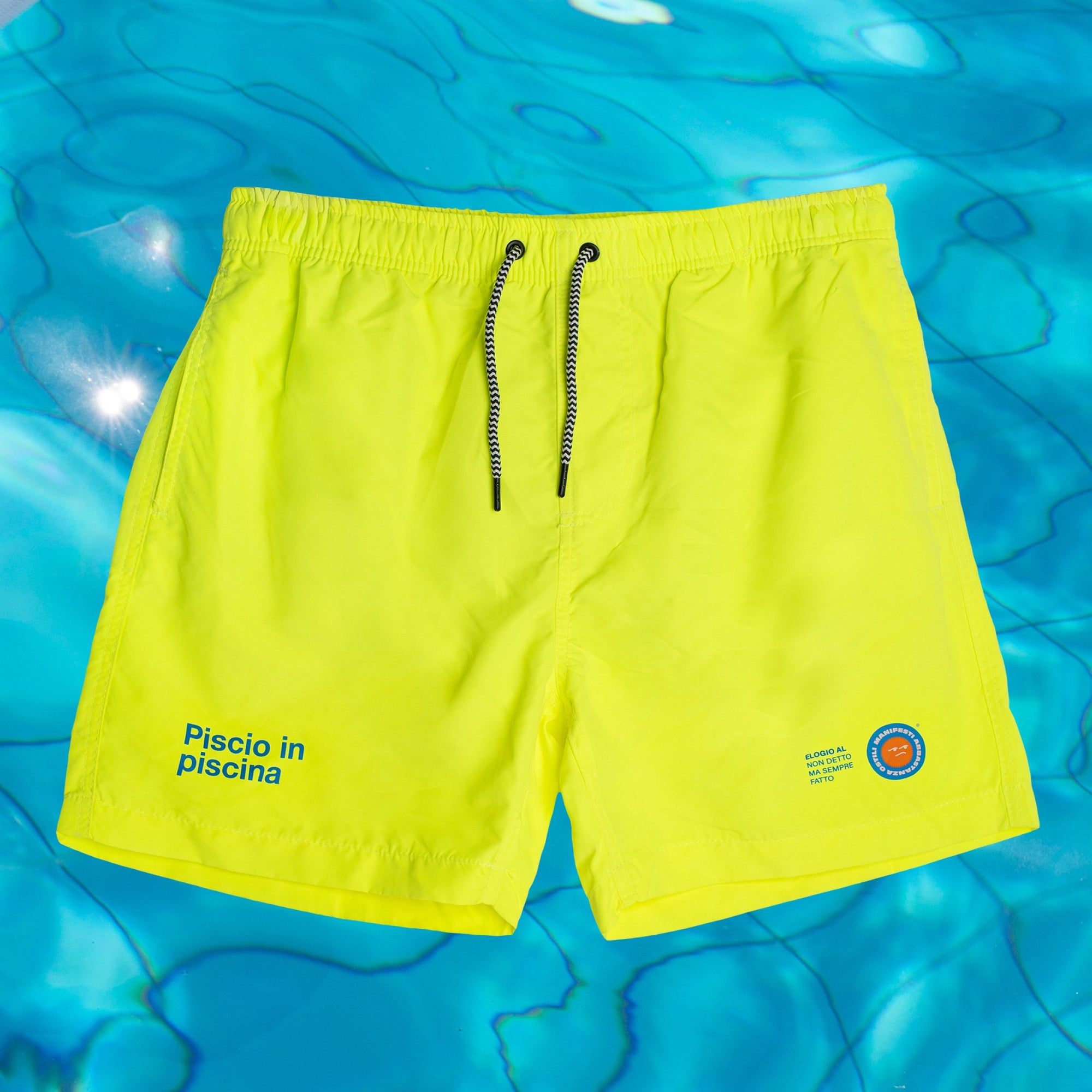 Costume - Piscio in piscina